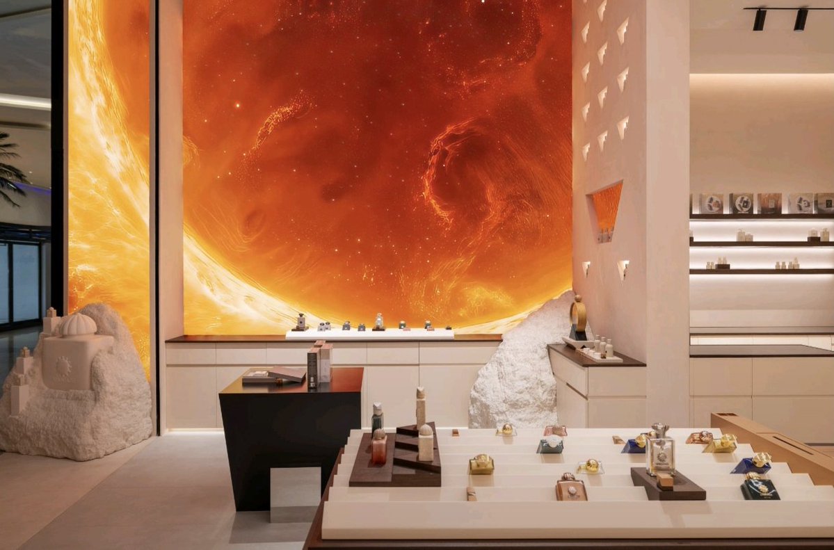 cppluxury's tweet image. AMOUAGE opens stunning new boutique in Riyadh at Nakheel Mall (Saudi Arabia)

#Amouage #Riyadh #NakheelMall #SaudiArabia #luxurybeauty #luxuryfragrances #luxuryperfumes #luxuryretail #luxuryboutique @AmouageOfficial