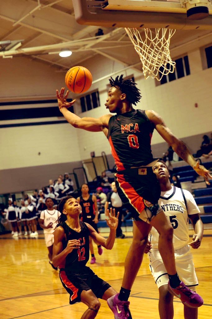 BlackCodeine33's tweet photo. Best available Guard in Georgia @CJBattle5 …. Hidden gem and ready to join your basketball family https://t.co/2E7bfyLTPN