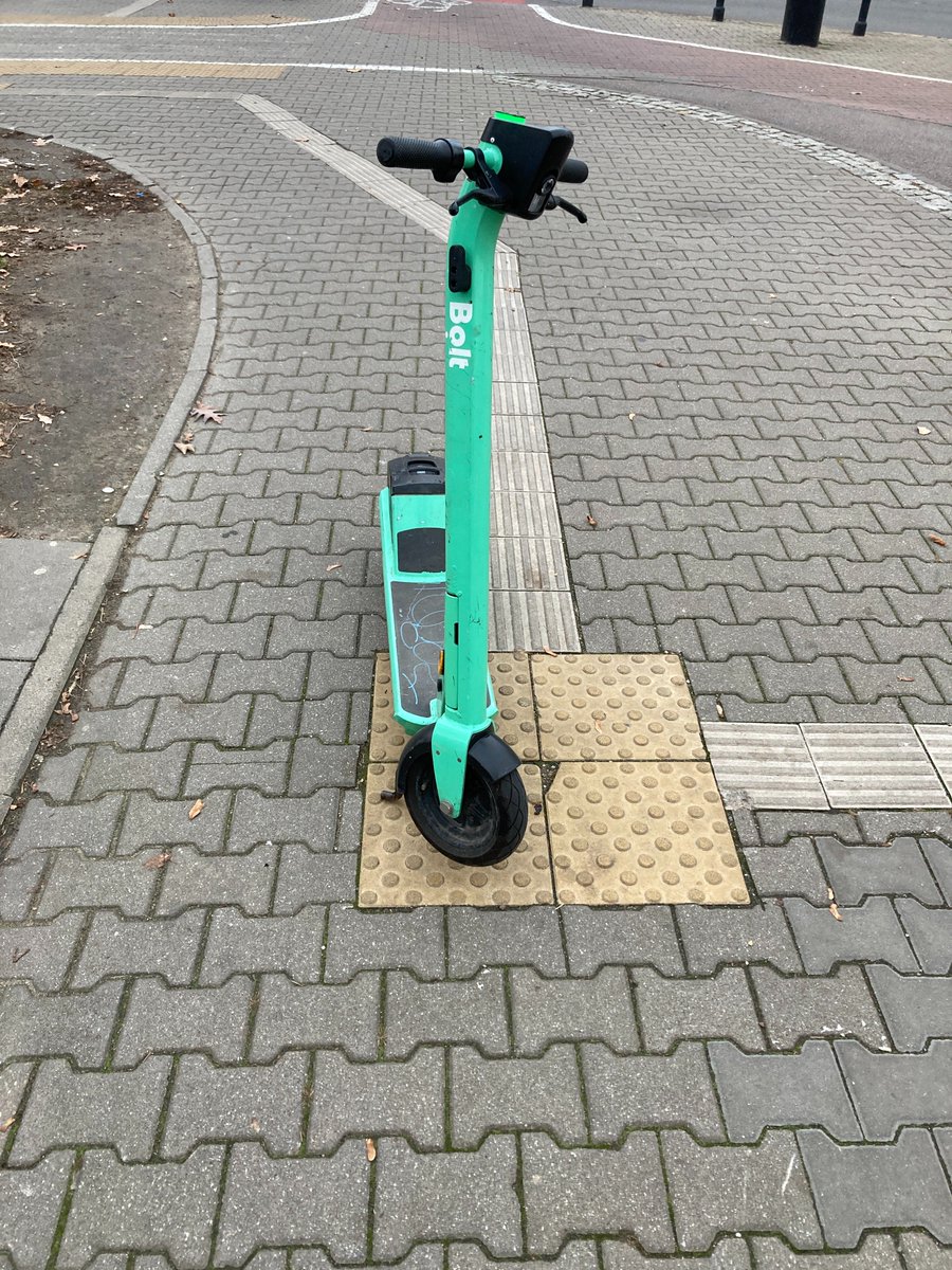 W temacie e-hulajnogowej swawoli, nie zwalniamy tempa! Za nami dobre spotkanie z Poseł <a href="/BodnarIzabela/">Izabela Bodnar</a> 
Cieszy nas tak pozytywny odbiór postulatu o konieczności wprowadzenia obowiązku parkowania e-hulajnóg tylko w miejscach wyznaczonych.
Dziękujemy i liczymy na dobry ciąg dalszy🤝