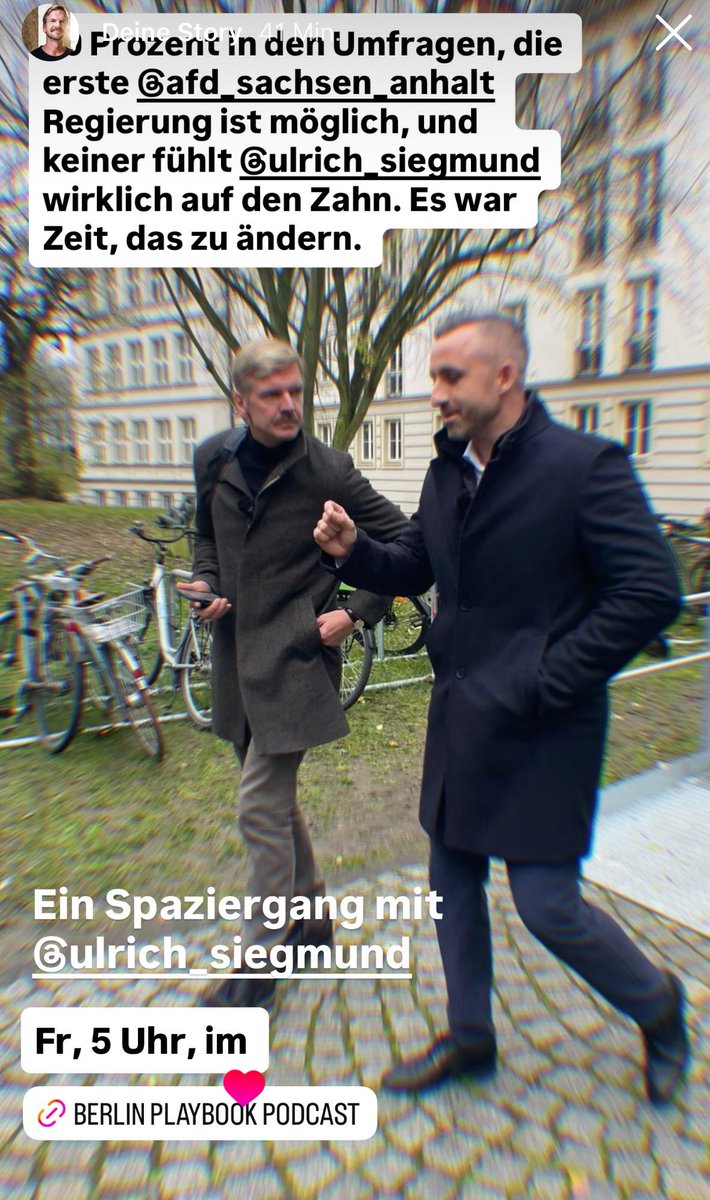 GordonRepinski's tweet image. Nichts gegen das @niusde_ Frühstücksfernsehen, aber es wurde mal Zeit für ein paar Fragen an @UlrichSiegmund. Wie hält er‘s mit der Geschichte? Und ist es okay, wenn sein Anheizer „Sieg!“ ruft, und die Menge: „Mund!“ antwortet?

Ab Freitag, 5 Uhr, hier:
open.spotify.com/show/7LDG3PPA0…