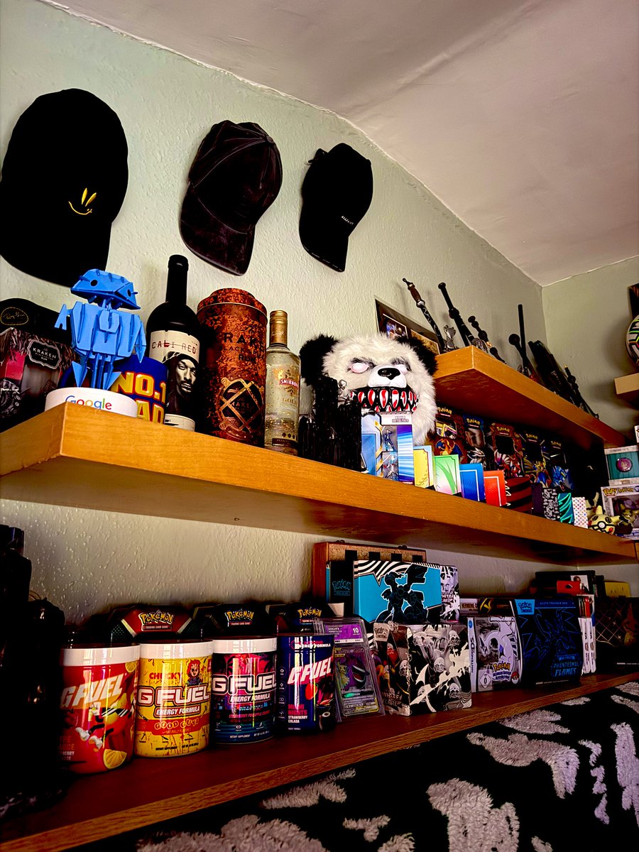Background is Noice, Got my #GFUEL I added on the shelves, can’t wait to add more to my #GFUELCollection. You can also get yourself some Delicious GFuel with my Code : BRIISH 20% off Checkout. #GFUELFreebieFriday through November as well with mystery gift when spend $60 or more.