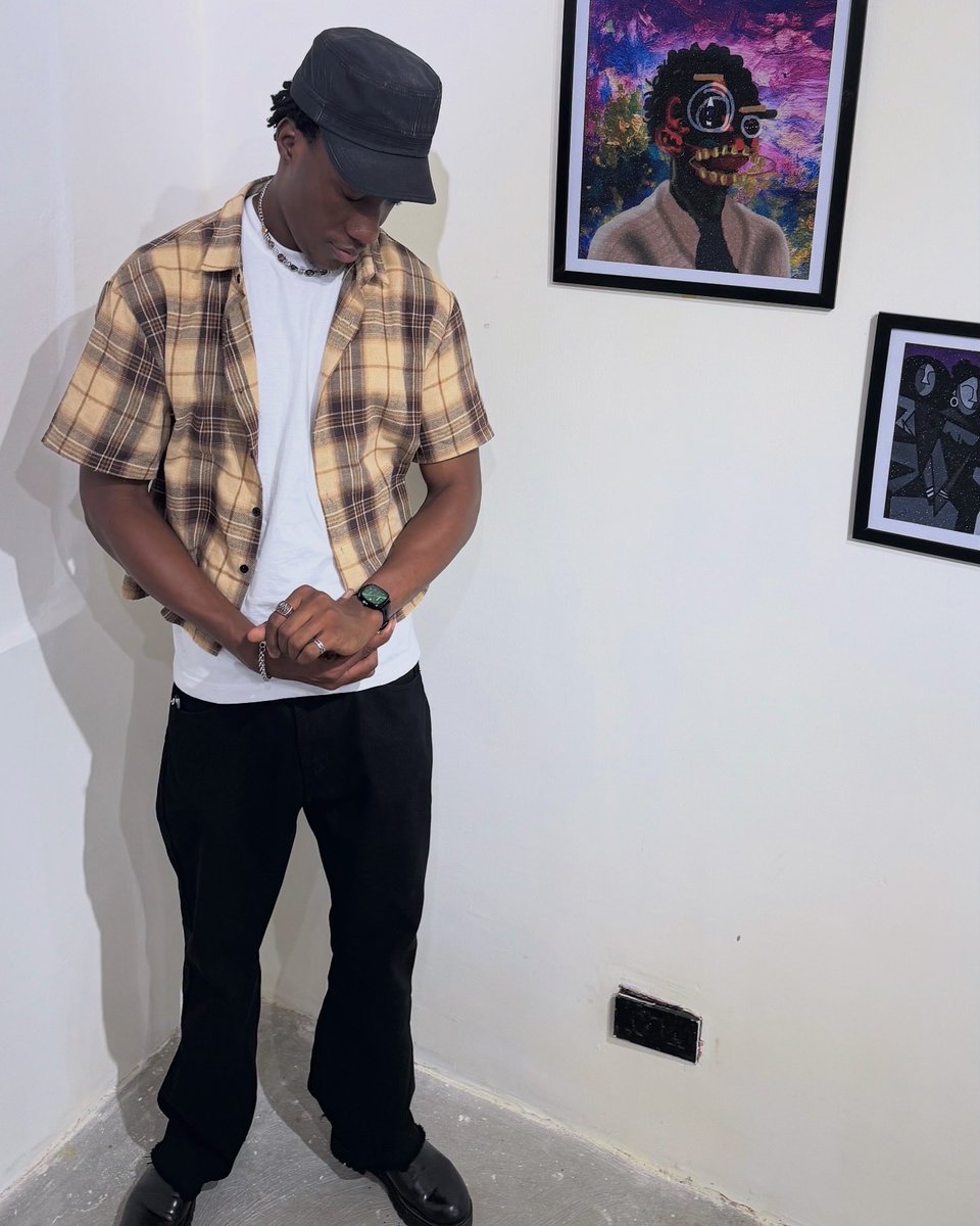 G O D E S Q U E tweet media