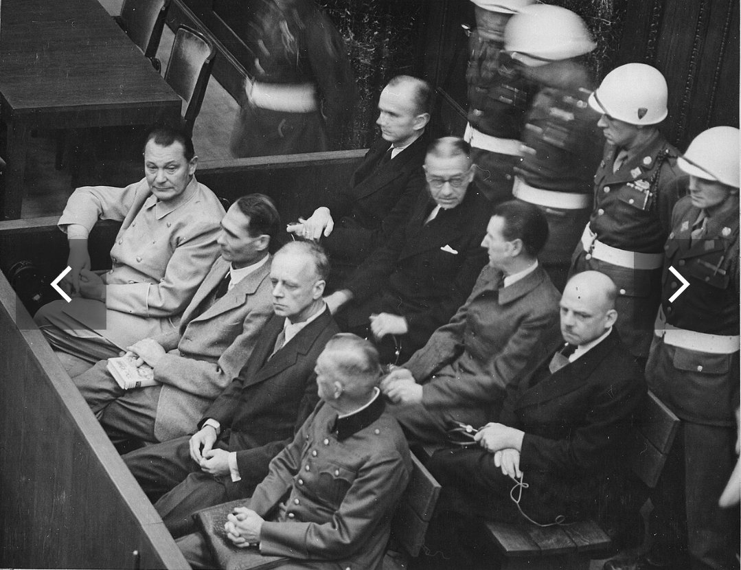 Algunas otras cosas que pasaron un 20 de noviembre... Fallecía León Tolstoi (1910) y tuvo lugar la primera sesión de los juicios de Núremberg (1945)