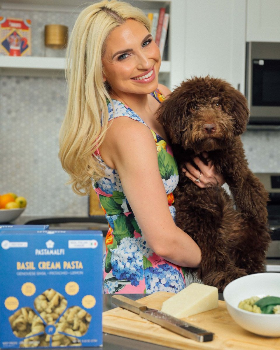 anjaniamriit's tweet image. Congrats to my client @alexalabarbiera on launching her business, Pastamalfi, and receiving her first order! From law student to lawyer to entrepreneur—all before 30! Proof that courage and creativity count.

Book an Alignment Audit: anjaniamriit.as.me/?appointmentTy…

#ClientWins