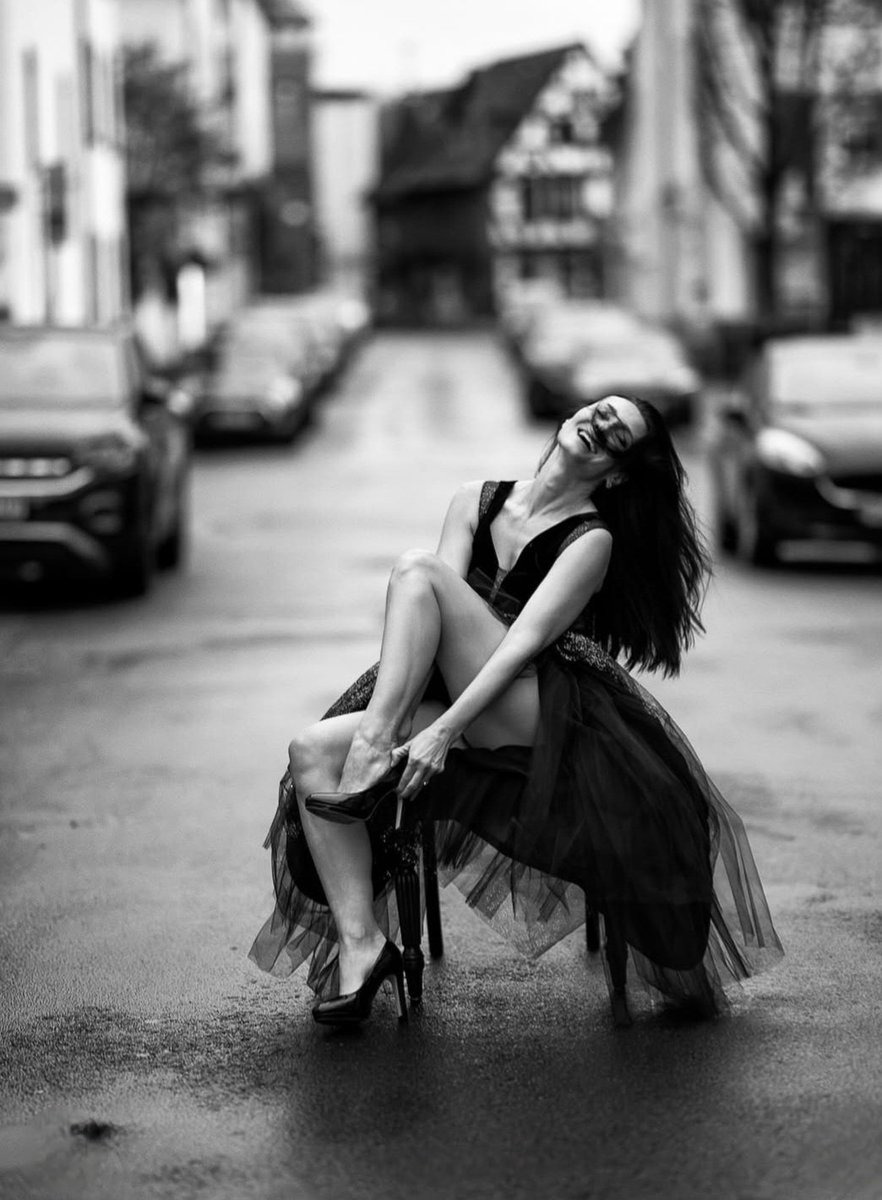 Wanda1569's tweet image. Be strong, 
be yourself, 
be more. 
Live life to the fullest. 
Laugh a lot. 
Dream.