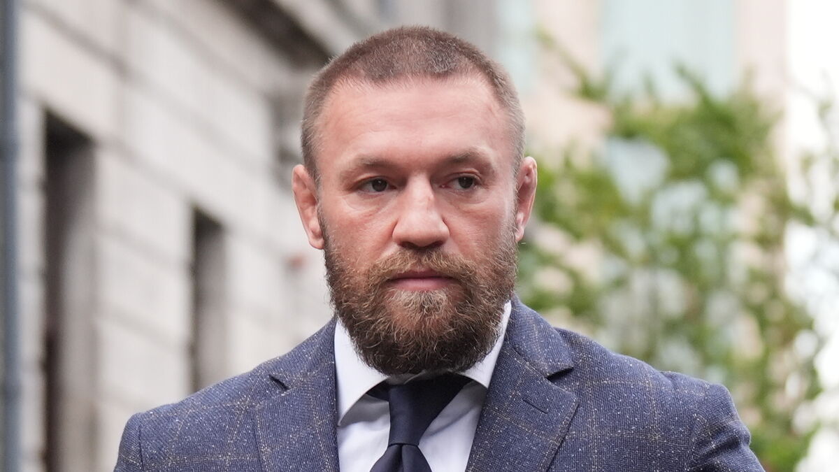 Conor McGregor, kendisine "tecavüzcü" diyen bir Sky News muhabirine dava açtı.