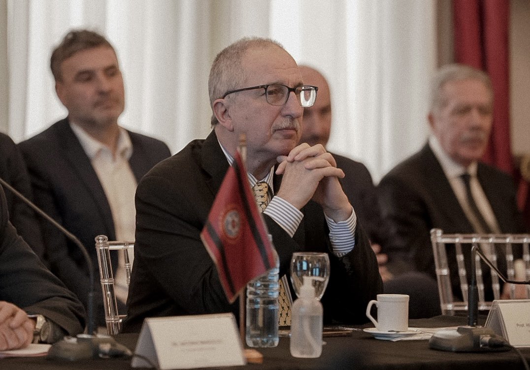 passalacquaok's tweet image. Más que fructífera y necesaria reunión con mis queridos colegas gobernadores en la 22° Asamblea del @nortegrande_ar en Santiago del Estero, donde planteamos la necesidad de encarar juntos las desigualdades históricas que afectan a nuestra región.

Desde Misiones reiteramos el…