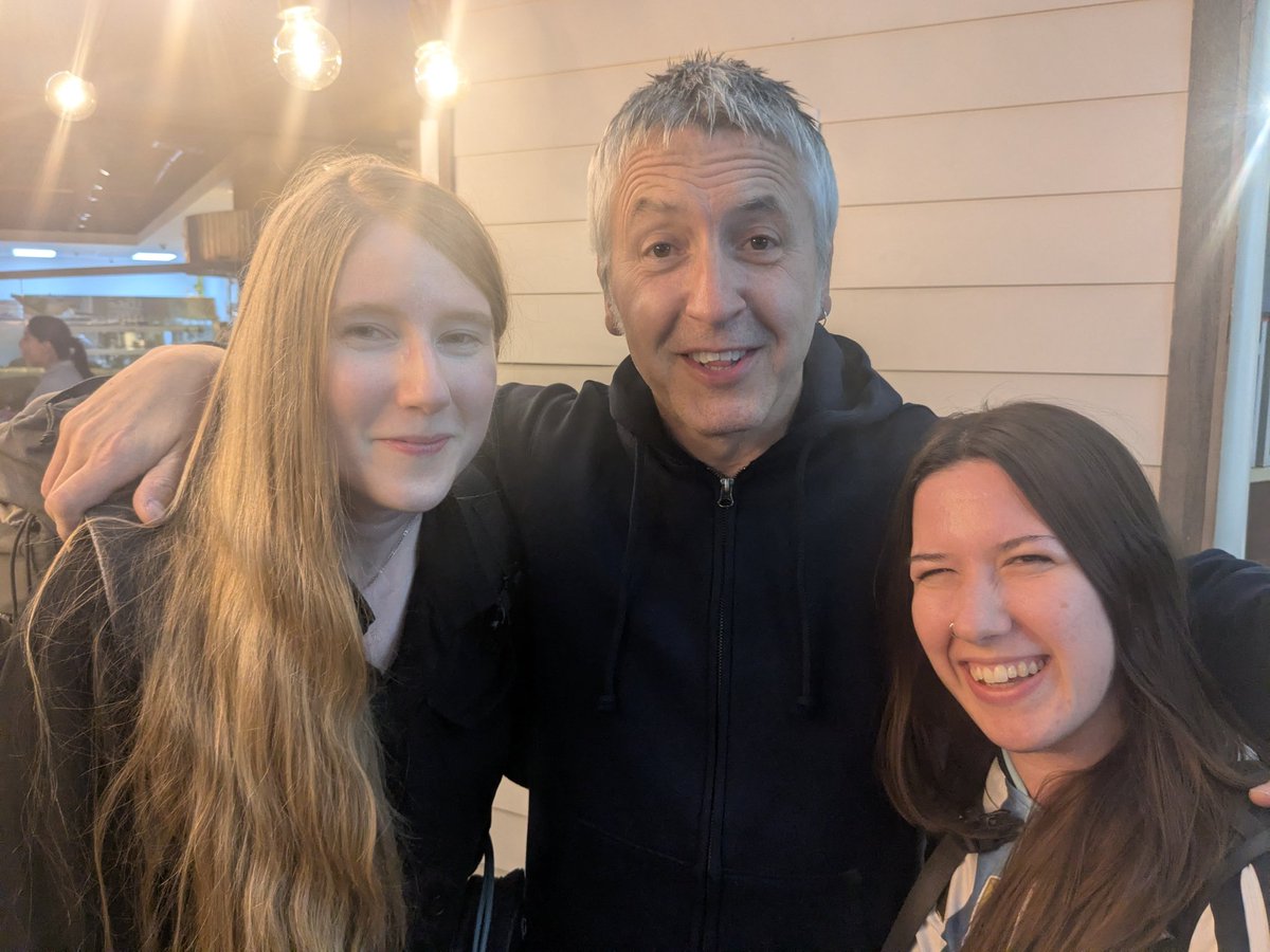 Gem &amp; Andy remembered me from the Beady Eye days and Gem said I had a vibe 🙃🫠 bye