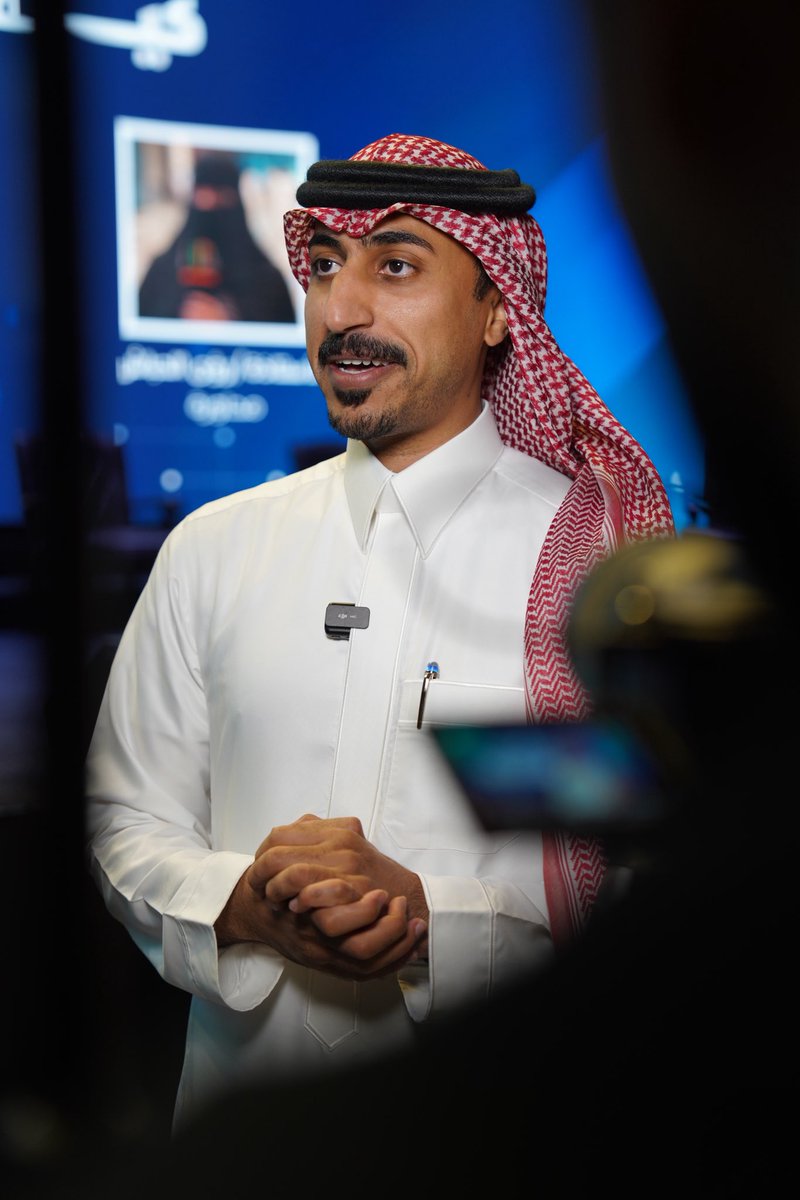 في اليوم العالمي للتلفزيون، كان جميلًا أن نتأمل العلاقة بين الوسيط والموهبة:
هل الشاشة تمنح الفرصة؟ أم أن الموهوب هو من يحول أي وسيط إلى مساحة تأثير؟

كل شاشة—تلفزيون او سينما—لها أدواتها ولغتها في صناعة صورة مؤثرة، لكن الموهبة هي الرهان الحقيقي الذي يمنح الوسيط قيمته ويصنع