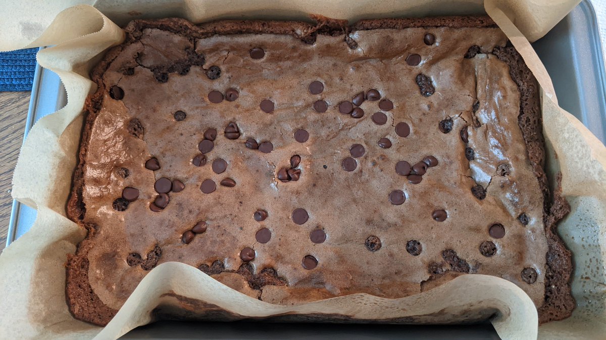 xMiss_B's tweet image. 👩🏼‍🍳🥣🔥Baking has begun for the season 🍪🍪🍪

🍪Triple Chocolate Cookies 
&amp;amp;
🤎Chocolate Fudge Brownies