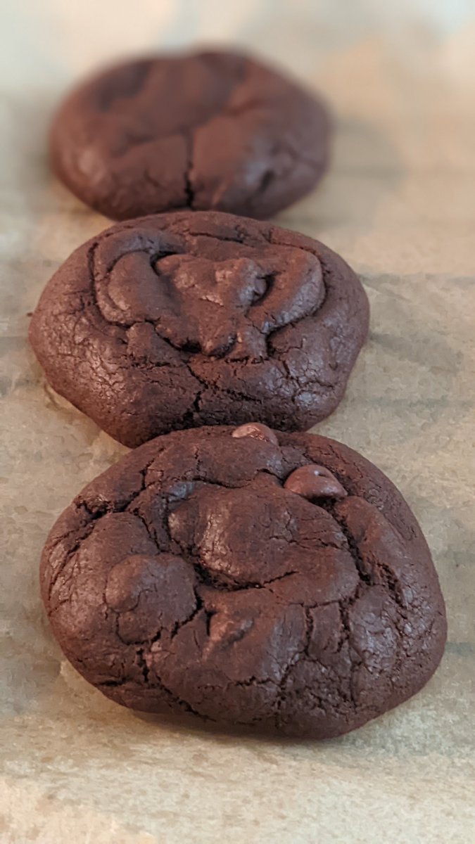 xMiss_B's tweet image. 👩🏼‍🍳🥣🔥Baking has begun for the season 🍪🍪🍪

🍪Triple Chocolate Cookies 
&amp;amp;
🤎Chocolate Fudge Brownies