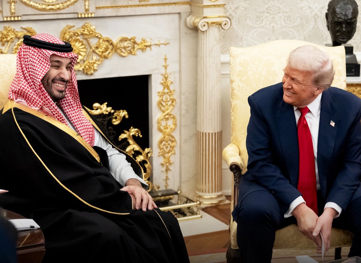 🔴DÉCRYPTAGE – Trump, MBS et le retour du réalisme brutal sans état d’âme
Par Giuseppe Gagliano
➡️lediplomate.media/decryptage-tru…

#Trump, #MBS, #ArabieSaoudite, #BenSalman, #DonaldTrump, #MaisonBlanche, #Khashoggi, #Realpolitik, #Geopolitique, #Diplomatie, #InvestissementsSaoudiens,