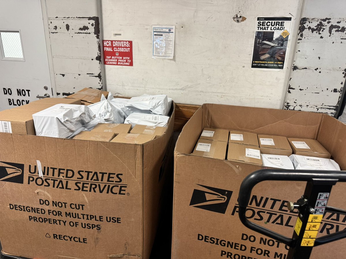 FBM out for the day… 😉

And look at that I was able to take a flex photo without my shit all over the ground causing me to have to pick them all up for no reason.