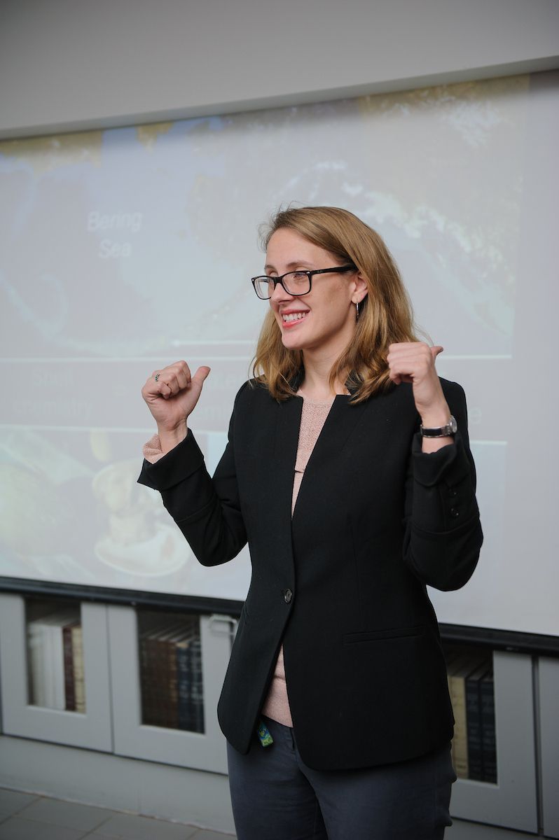 UAGradSchool's tweet image. 🎤✨The Graduate School’s Three Minute Thesis (3MT) Finals are happening tonight! 3MT challenges graduate students to explain their research and why it matters all in just three minutes. Join us tonight, November 20th at 7 PM CT, as we stream the finals live on our Facebook page.