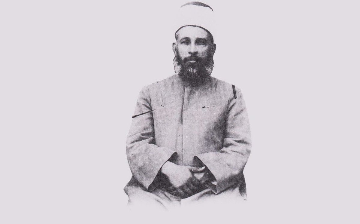 naim_eyyubi's tweet image. TAM 90 YIL ÖNCE BUGÜN 

El Kassam Tugayları’nın isim babası, sömürgecilerin hegemonyasına karşı Filistin’de ilk direnişi başlatan Osmanlı alimi ve mücahidi İzzeddin Muhammed el-Kassam, 89 yıl önce bugün İngiliz işgalcilerle girdiği silahlı mücadelede şehid oldu.

Bir gün Şam’da…