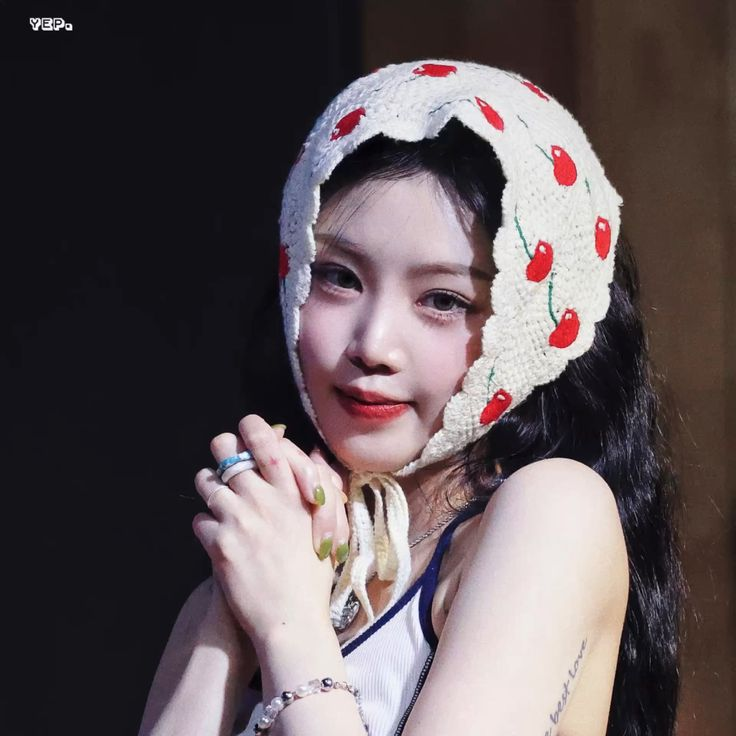 seooosoojin's tweet photo. i feel so bad for soojin… she already went through a lot and now this ass company </3 https://t.co/VdMmhaTmJt