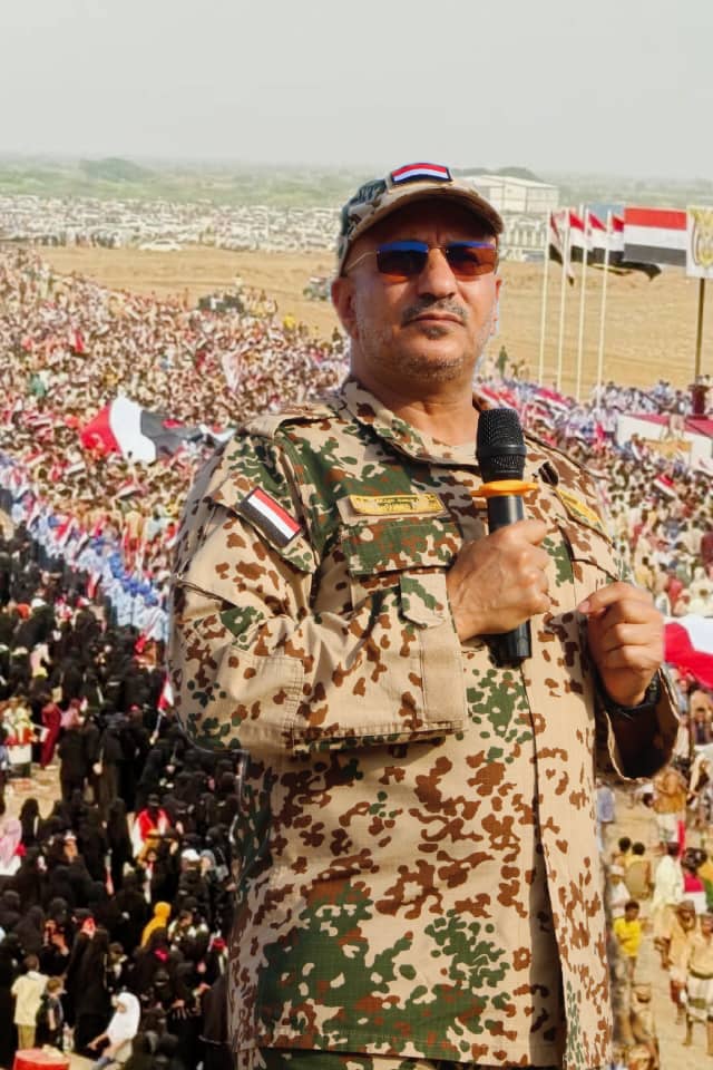 لو يسقط حمار في الساحل الغربي لجعلوها قصة رأي عام وتضامنات وووو كل هذا نكاية وحقد على المقاومة الوطنية وقيادتها 

ولعن الله المنافقين الحاقدين 
وحفظ الله القائد الإنسان #طارق صالح 
القائد الذي يعامل الجميع معاملة الاب لابنه والاخ لا أخيه وأعظم
#بطلوا مزايده ونفاق  ومناطقيه يامرضى