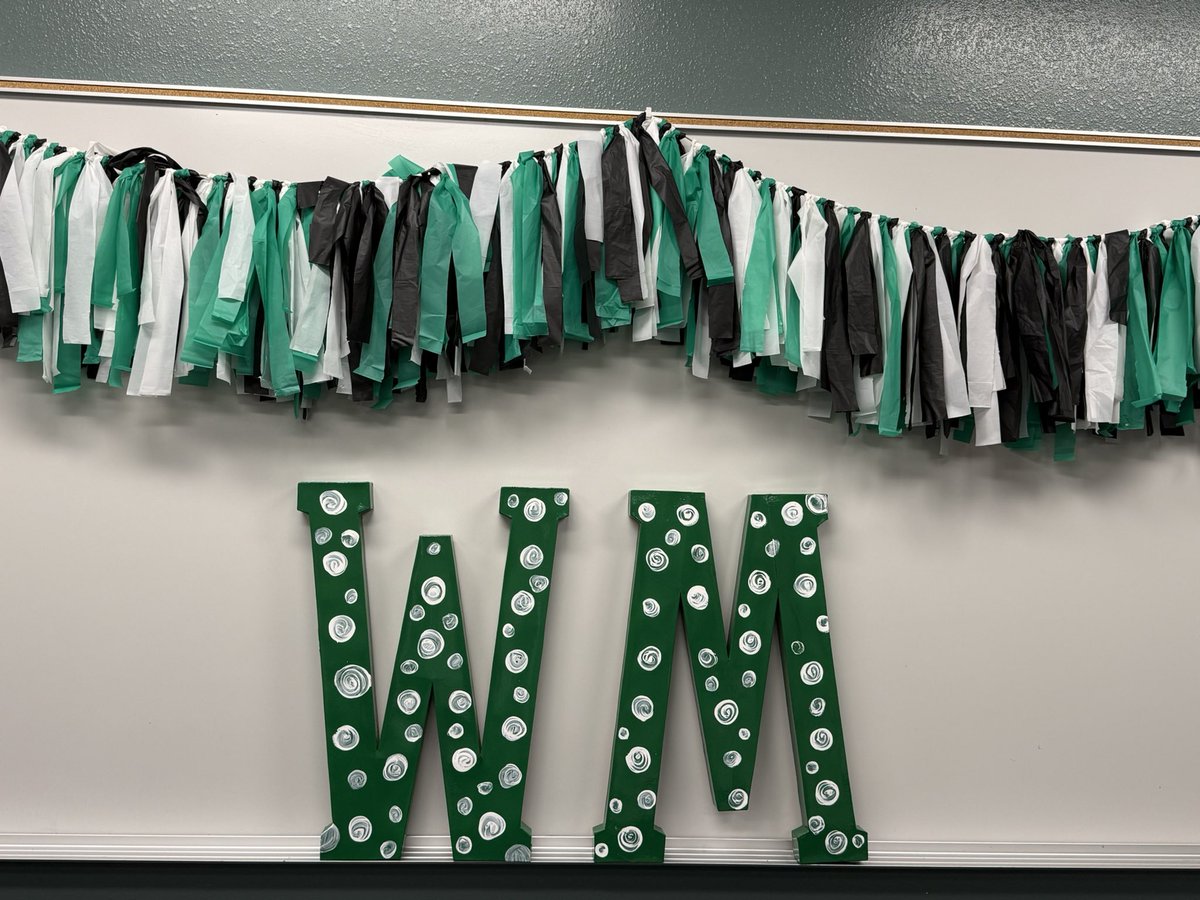 WalkerMiddleIB's tweet image. What a great day! Our community showed up for our students! Thank you to over 50 guests for speaking to our students for Great American Teach In! 🐺💚 #Inquirer #Knowledgeable @HillsboroughSch @iborganization