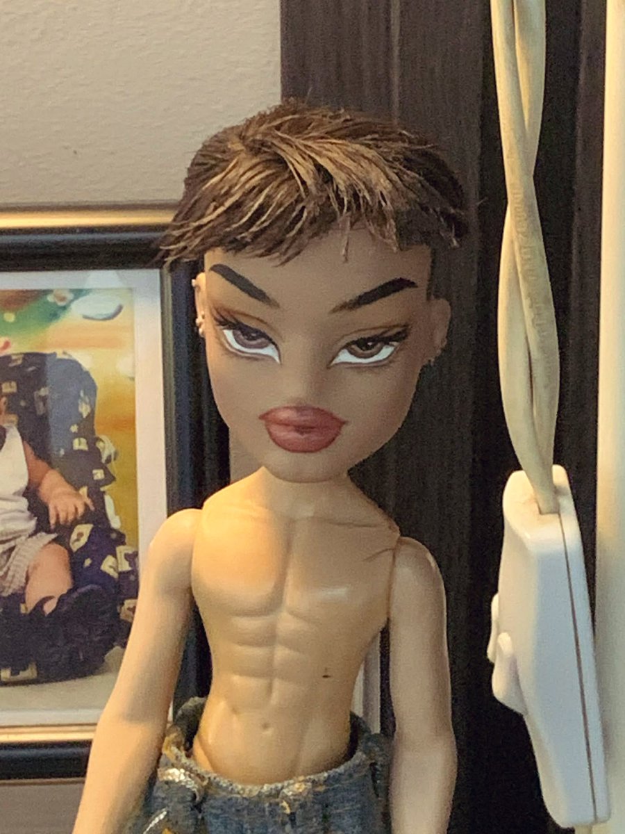 beansoju's tweet photo. Made this Bratz boy for my boyfriend @poliepropylene ✨🫀

Instagram: @juchiplastic 

#bratz #bratzboyz #bratzrepaint https://t.co/cnLYxpEUKF