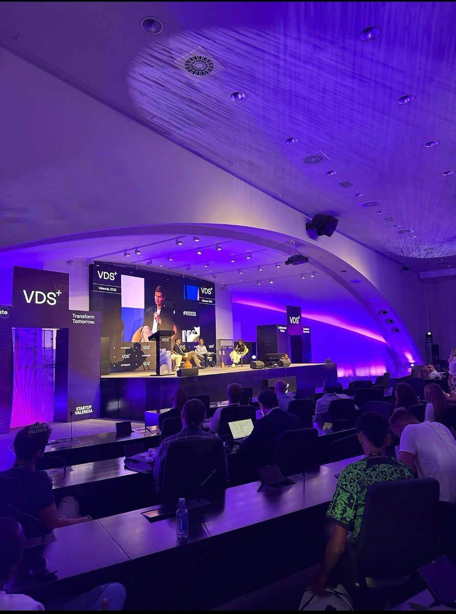 Valiman0811's tweet image. It’s a big night, and the energy’s up! 🌙🔥  
Let’s ride with @X1_EcoChain  where speed meets innovation.  
Builders, dreamers, and doers — this is your chain.  
Don’t watch the future happen. Be the one building it. 🚀