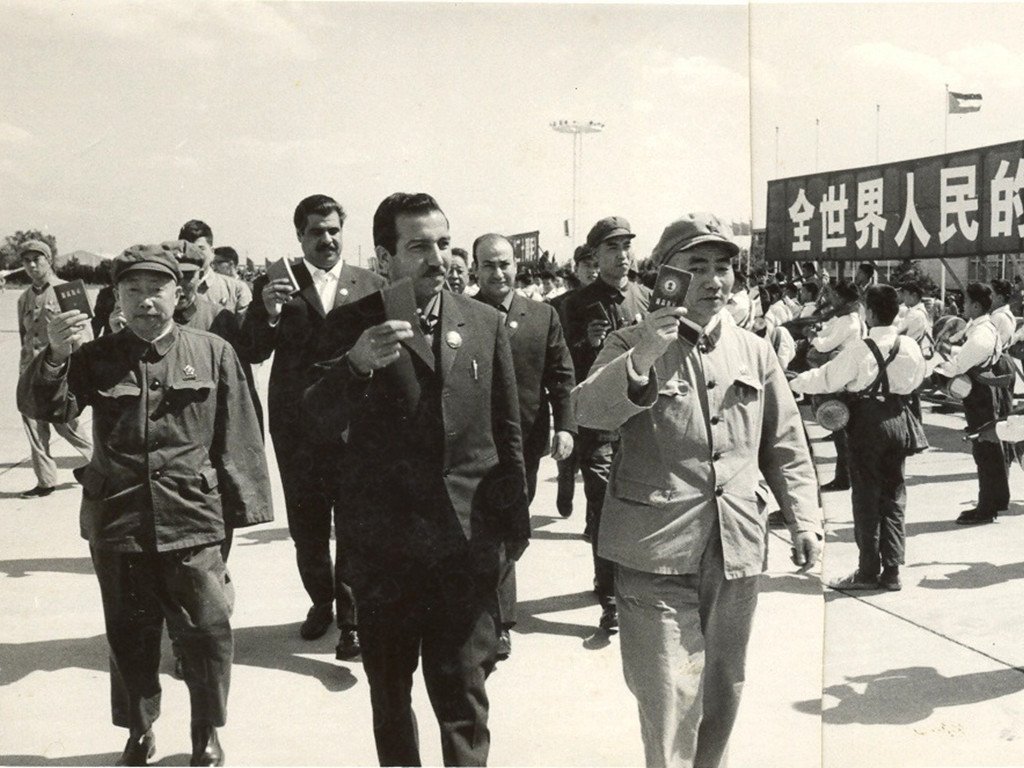 Muitos críticos também afirmam que a abstenção da China, e sua política externa da era das reformas em geral, indicam um