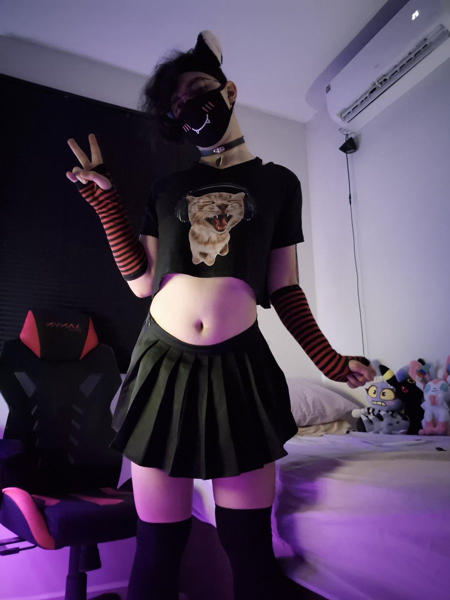 Phellatyyy's tweet image. (*つ´･∀･)つ