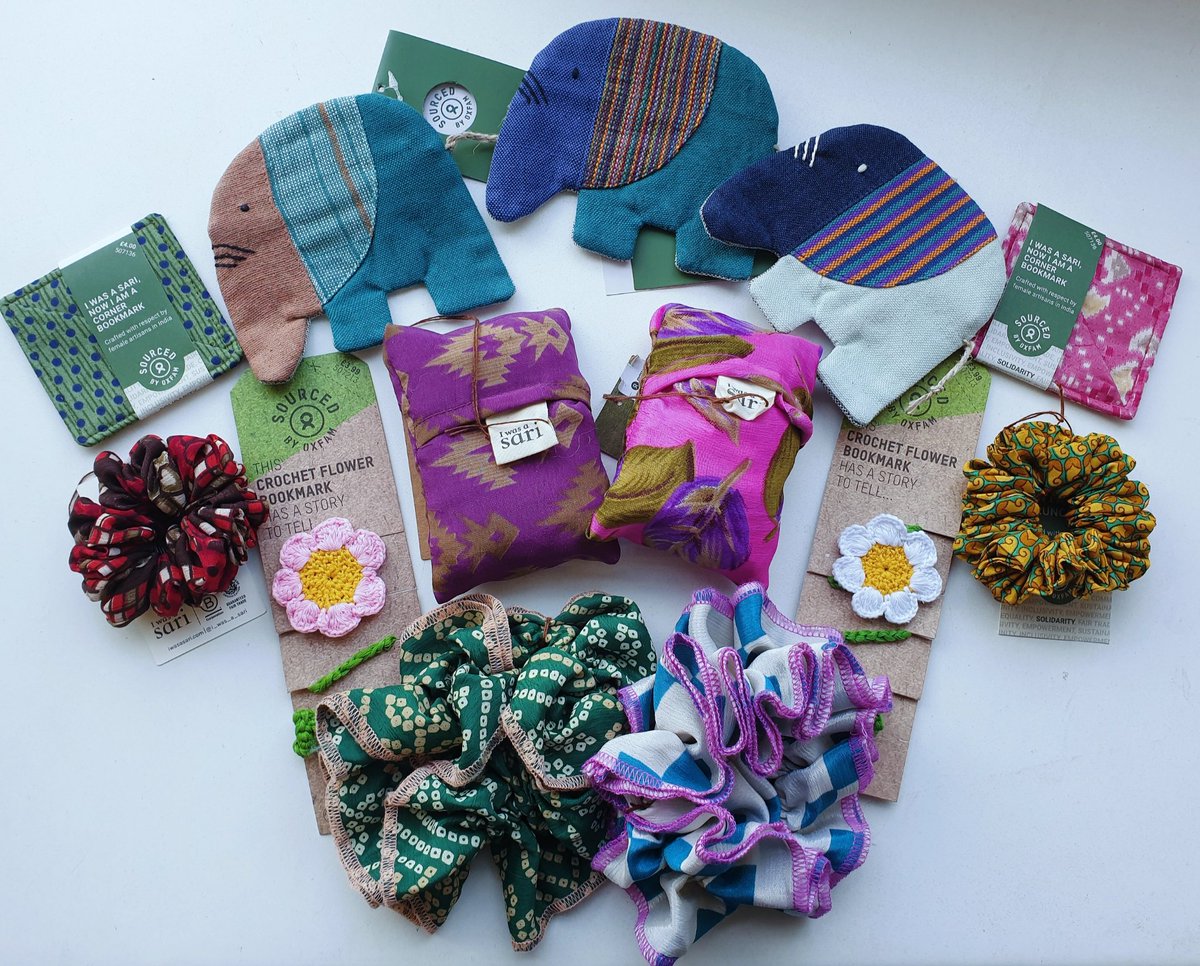 oxfam_harpenden's tweet image. Here&apos;s just a small selection of the beautiful #SourcedByOxfam products in our window display and in-store now at #Oxfam #Books &amp;amp; #Music #Harpenden, each one a perfect #stockingfiller! We&apos;ve got coin purses, bookmarks, recycled sari shopping bags &amp;amp; scrunchies...and so much more!