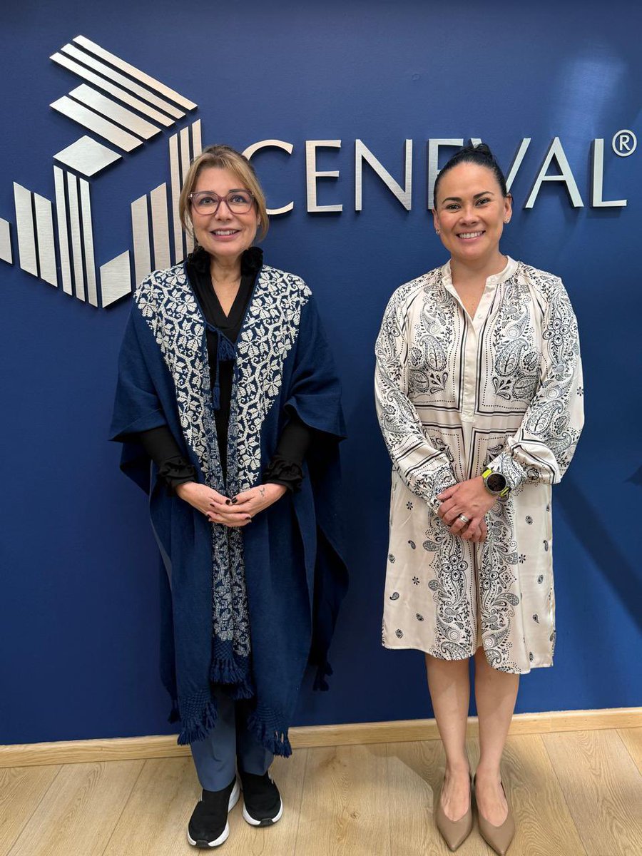AMEXCID's tweet image. 📸La  directora ejecutiva de la #AMEXCID @AlejandraDMV sostuvo una reunión de trabajo 🫱🏼‍🫲🏽 🌐📄con la directora del @SomosCeneval @carmen_ta para explorar 🔎 oportunidades de colaboración en materia de evaluación🧾, fortalecimiento de capacidades y desarrollo institucional.

Este…