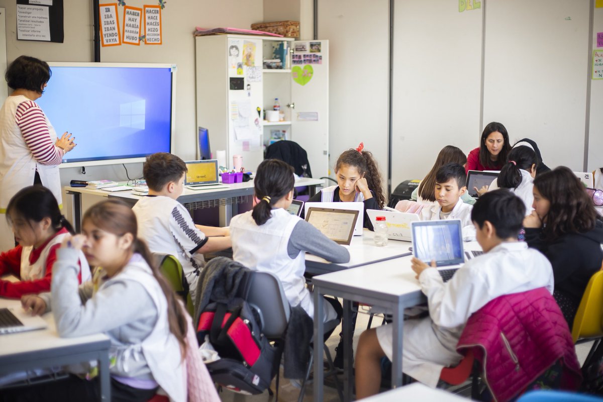 La Ciudad definió las fechas del Ciclo Lectivo 2026.
Ya se conocieron los días en los que comenzarán y finalizarán las clases el próximo año en las escuelas de la Ciudad.
👉 buenosaires.gob.ar/noticias/la-ci…