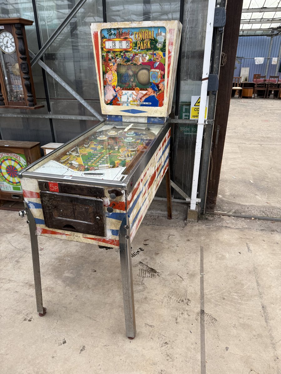 AshleyWallerLtd's tweet photo. These arcade items are entered in our next two day auction of collectables and furniture on Wednesday 26th and Thursday 27th November from 9.30 am at Four Oaks, Lower Withington, Cheshire SK11 9DU. Lots 1501 onwards
. #ArcadeGames #pinball #pinballmachine #fruitmachine #jukebox https://t.co/yCZiAtz0bD