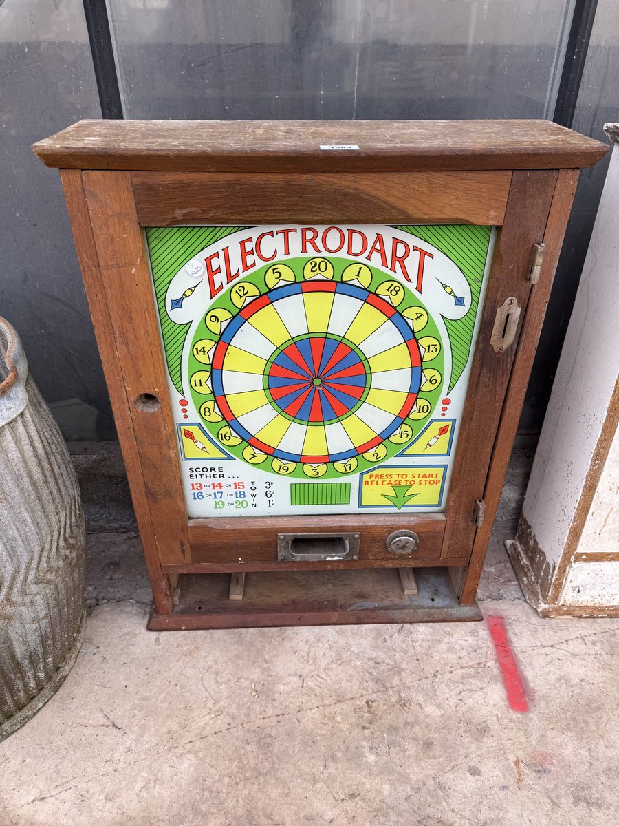 AshleyWallerLtd's tweet photo. These arcade items are entered in our next two day auction of collectables and furniture on Wednesday 26th and Thursday 27th November from 9.30 am at Four Oaks, Lower Withington, Cheshire SK11 9DU. Lots 1501 onwards
. #ArcadeGames #pinball #pinballmachine #fruitmachine #jukebox https://t.co/yCZiAtz0bD