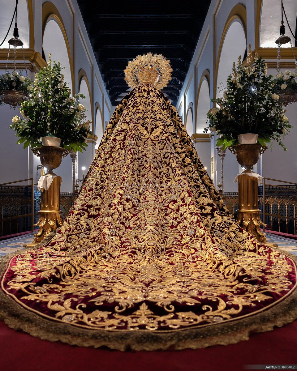 🔴 Con la Mesa Redonda que estamos celebrando, titulada “La corona de la Amargura”, damos por concluido este primer día de Besamanos a la Santísima Virgen.

Pedimos a nuestra Madre por los frutos espirituales que este Besamanos dejará en nuestra ciudad.

📸 <a href="/jaimerfz/">Jaime Rodríguez</a>