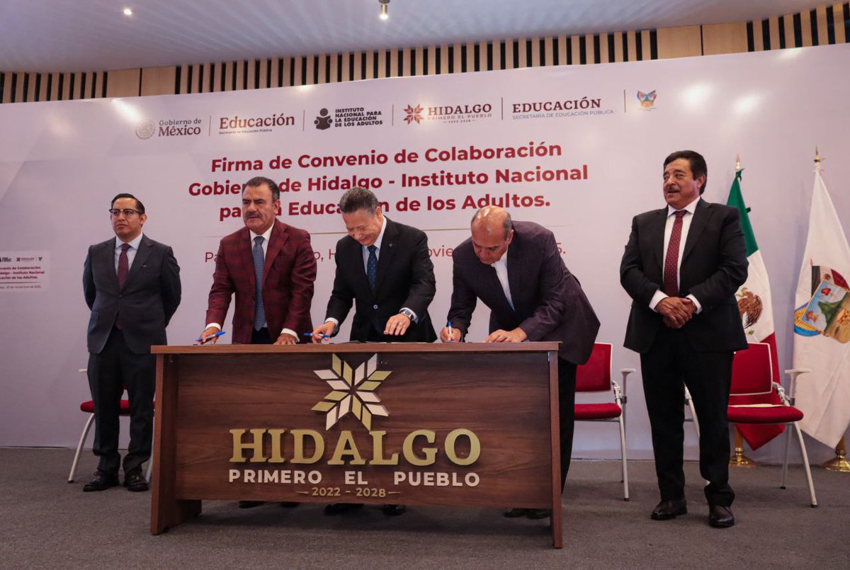SEPHidalgo's tweet image. El gobernador @juliomenchaca_, junto al secretario @natycastrejonv,  firmaron un convenio con el Instituto Nacional para la Educación de los Adultos  y el @gobiernohidalgo para fortalecer la justicia educativa en el estado. Esta colaboración impulsará la alfabetización de 50 mil…