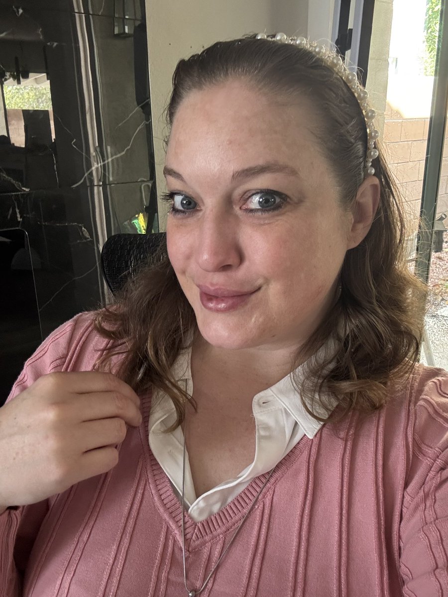 Hello my freaky darlings