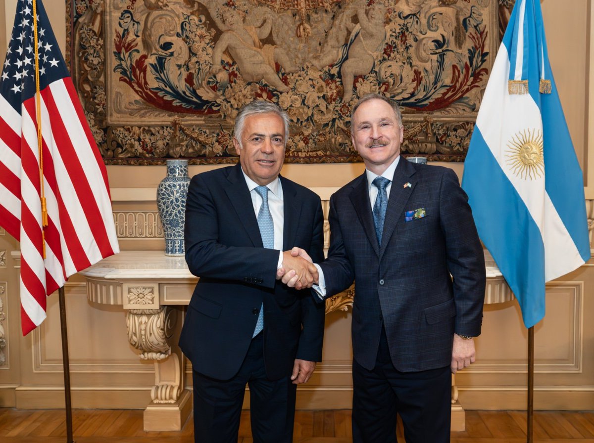 USAmbassadorARG's tweet image. Mendoza tiene viñedos, energía, minería, y con el nuevo Acuerdo de Comercio e Inversión 🇺🇸 y 🇦🇷, las oportunidades de crecimiento nunca han sido tan claras. Gracias gobernador Cornejo, ¡espero visitar MDZ pronto! 🏔🍷🇺🇸🇦🇷