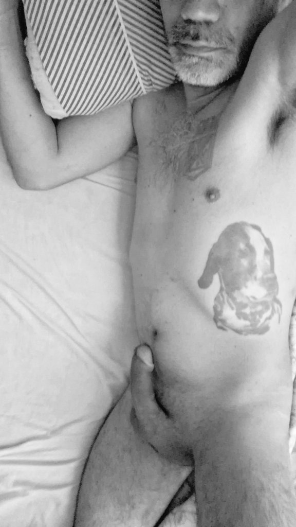 Vine a dejarles algo por acá 

#EroticMen #Single #SingleMedellin <a href="/exhibiendome/">Exhibiendome♥️</a>