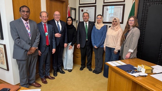 UofRegina's tweet image. Proud to see three Project Resilience students recognized today at the #Sask legislature. 💚💛

With support from donors, partners, and our campus community, these students are continuing their post-secondary studies in a safe &amp;amp; supportive environment.

🔗 bit.ly/3XsixbD