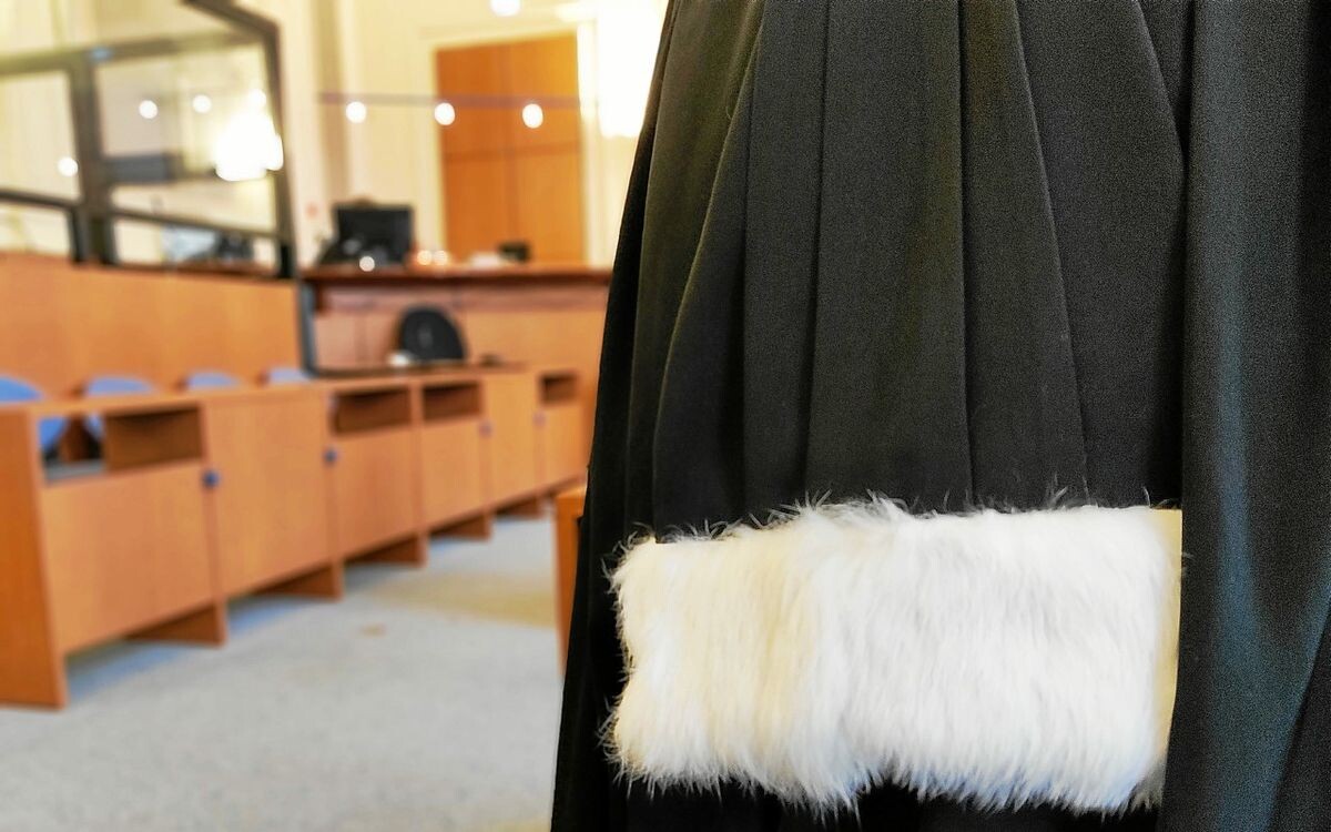 Un professeur de karaté, accusé d’avoir possédé des images pédopornographiques et visé par de nouvelles infractions graves, comparaissait ce lundi à la barre du tribunal de Brest. L’affaire a été renvoyée à une audience ultérieure.
➡️ go.letelegramme.fr/mbQH