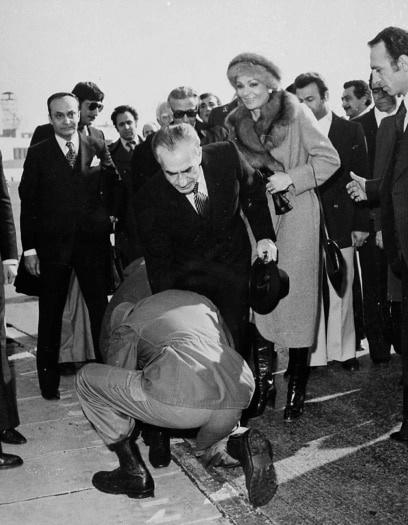 MrHiccup42's tweet image. ایران به قهقرا رفت، چون خدایگانش ۴۷ سال پیش از این سرزمین رفت…»