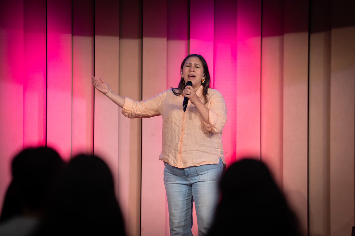 Mqvpy's tweet image. 📸✨ ¡Así vivimos nuestro culto de miércoles en MQV! ✨🙌

Tuvimos un tiempo precioso de adoración, comunión y reflexión, y fuimos bendecidos con el mensaje del Pr. Omar Haidar: “EL TESORO ESCONDIDO”. 💎📖
Una palabra que nos recordó el valor incomparable del Reino de Dios y nos…