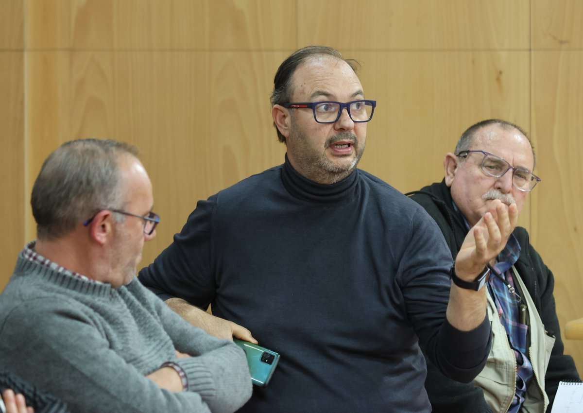 🌹Nos reunimos con nuestros alcaldes, alcaldesas y portavoces para analizar los presupuestos de 2026 y nuestras enmiendas para corregirlos.

Defendemos unos presupuestos justos que garanticen unos servicios de calidad y la #igualdad en nuestros pueblos.
