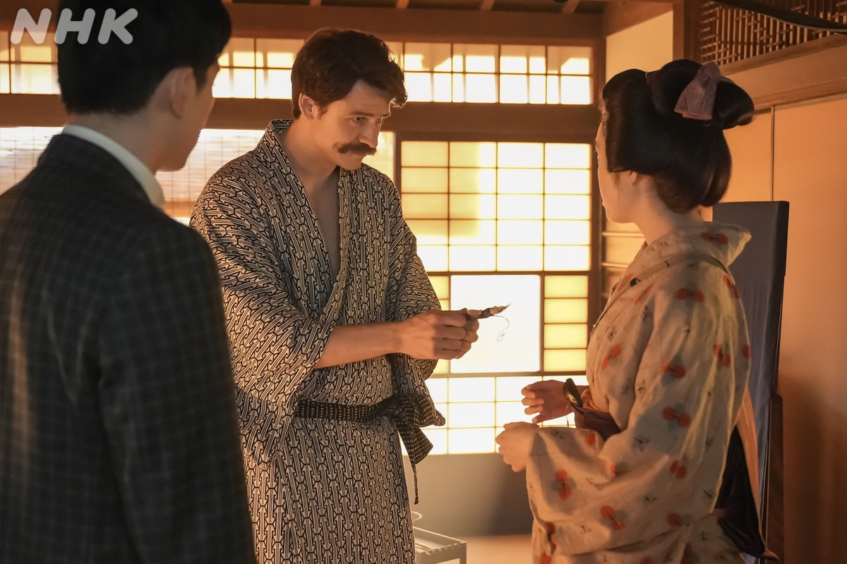 asadora_bk_nhk's tweet image. ヘブン先生の意外な事実が明かされたクイズ大会。
親睦を深め、みんなで楽しい時間を過ごしました。

クイズ大会の優勝賞品として、ブードゥー人形がトキに進呈されました。

#髙石あかり #トミー・バストウ #吉沢亮 #杉田雷麟  #日高由起刀 #下川恭平
#ばけばけ