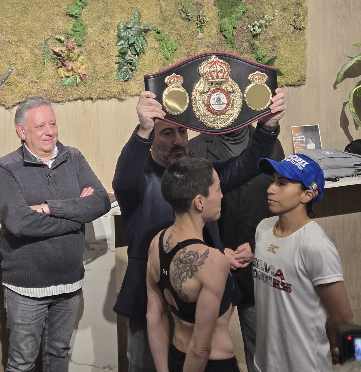 WBA World Light Minimumweight 

Mundial WBA peso Mínimo Ligero

Isabel Rivero, 46 kgs.
Silvia Torres, 45.700 kgs.