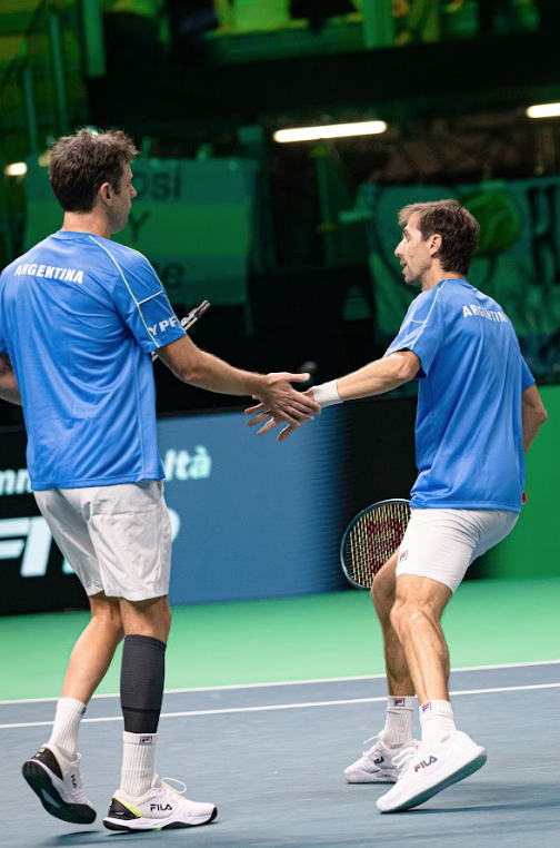 puppotenis's tweet photo. ARG 1-GER 1 #Final8 #CopaDavis #Bolonia
@HoracioZeballos / @andymolto vs. #Krawietz / #Puetz 6-4 4-6 *2-3...
📷 #PrensaAAT https://t.co/KouyGUXyir