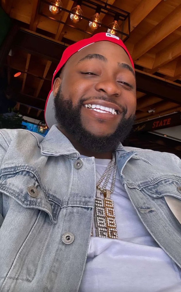 shezzzz_weird's tweet photo. Happy birthday to 001 Davido❤️❤️ https://t.co/Ll6Fxrrbf9
