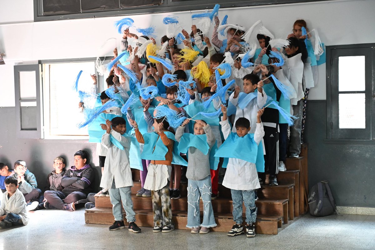 Día de la Soberanía Nacional 🇦🇷

Acompañamos a la EP N°1 en un hermoso acto que reafirma la importancia de estar presentes en la educación y seguir fortaleciendo nuestra identidad.

Gracias a toda la comunidad educativa por tanto compromiso y orgullo.