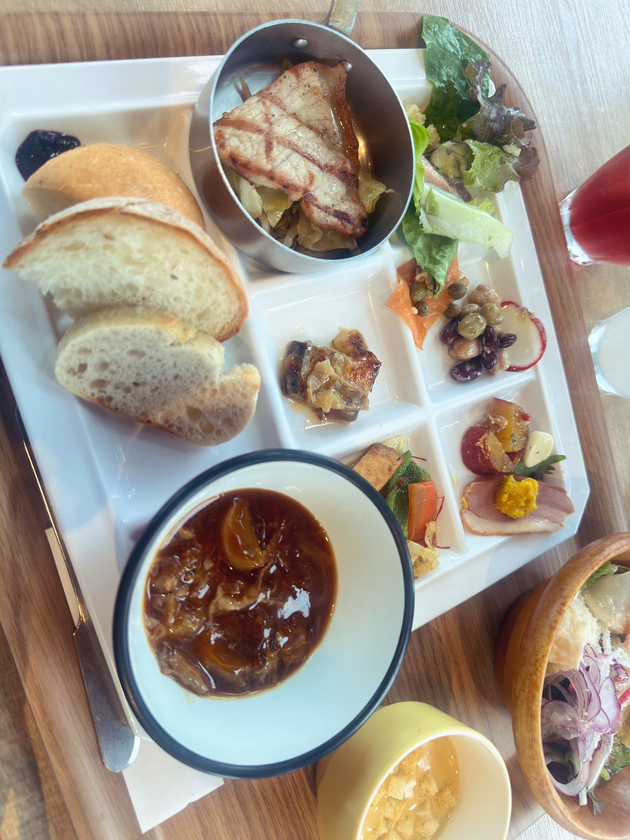 Ajfo98Sh's tweet image. おはようございます😊

ここ数日間のデブル素🐽🐽

LIVEまで絶食かな😅🤣

only oneだった省吾さん💕の写真集
ビリビリされても😭
ドックランで遊ぶ姿が
我が子より可愛いく感じる💕🐶

LIVEまで💃後チョコっと💕

ありがとうございました✨

#浜田省吾 
#朝食 
#ランチ 
#これも仕事
#デブル素