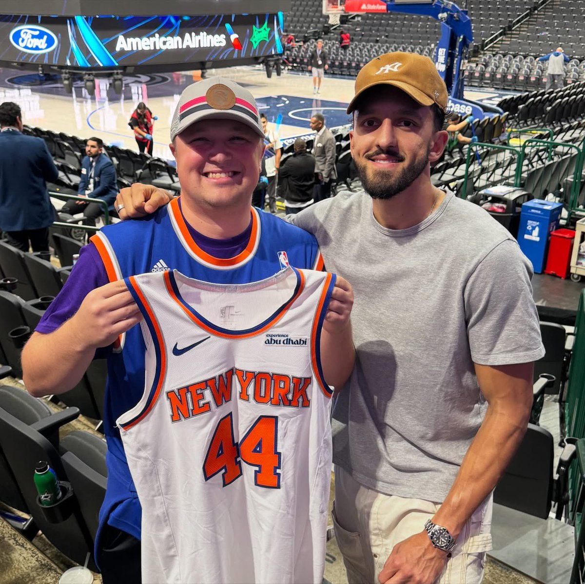 tayloreldridge's tweet image. Want to know what kind of guy Landry Shamet is?

Seven years after leaving Wichita State, the former star player connected with Grant Cohen, who was a manager at WSU during his time there, after last night’s game and gifted him his game-used jersey with a personalized message.