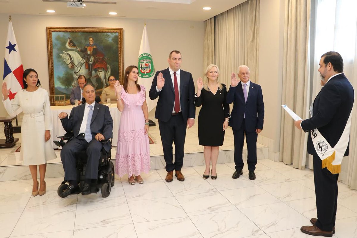 CConsularPanama's tweet photo. El 13 de noviembre se realizó el Solemne Acto de Traspaso de Mando e Instalación de la Junta Directiva 2025-26 del Cuerpo Consular acreditado en la República de Panamá, en el Ministerio de Relaciones Exteriores. https://t.co/SQo9ZLIEsZ