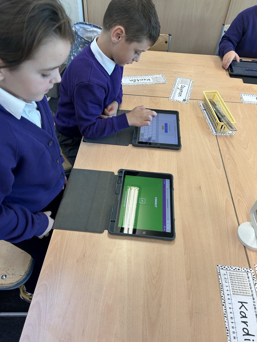 123MissMcGee's tweet image. P3b were revising numbers 🔢 and months of the year in Spanish this afternoon with Señorita Rourke 🇪🇸📆🇪🇸 They enjoyed using Blooket for the first time and managed to get lots of correct answers! ✅ 😊💜#LanguageLearning #DigitalLearning @StMonicaMilton